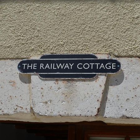 The Railway Cottage - Characterful And Comfortable Holiday Cottage Piégut-Pluviers Екстериор снимка