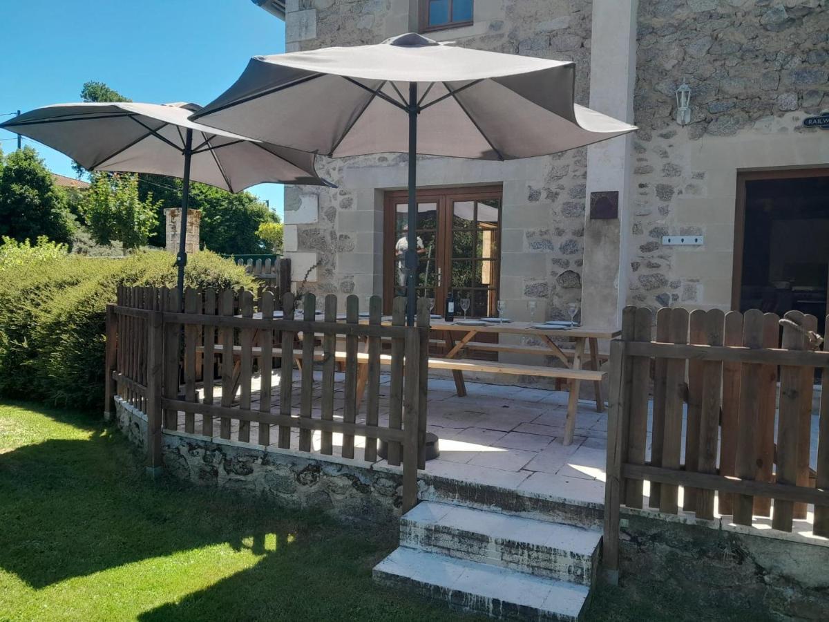 The Railway Cottage - Characterful And Comfortable Holiday Cottage Piégut-Pluviers Екстериор снимка